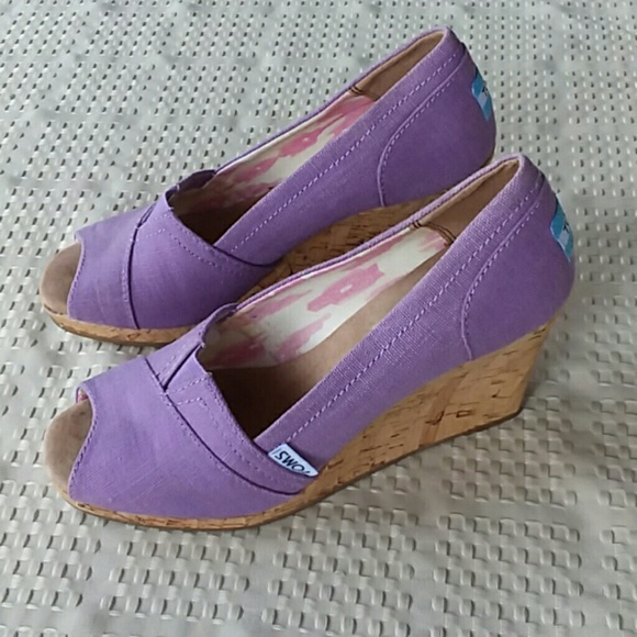Toms Shoes - Tom's peep toe wedges